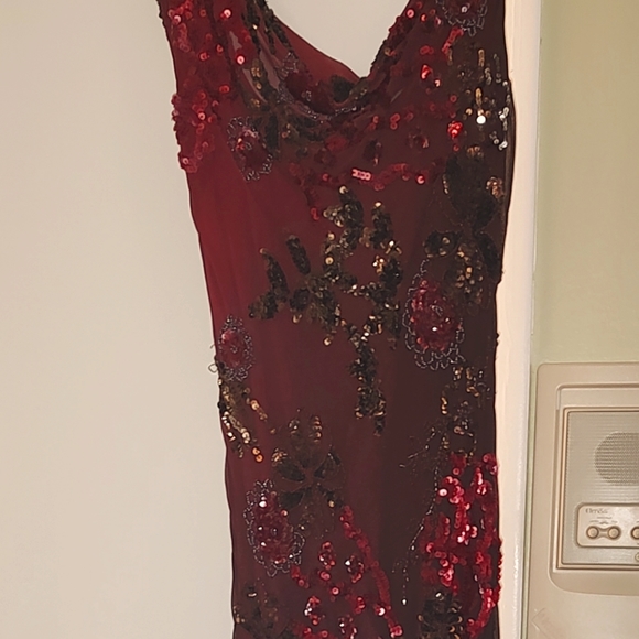 Red & bronze dress with dark bronze sequins throughout for a formal attire party - Picture 1 of 3
